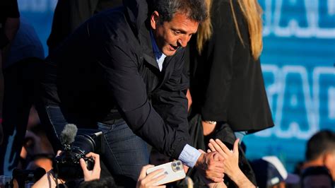 Down, but not out: Two Argentine political veterans seek to thwart upstart firebrand